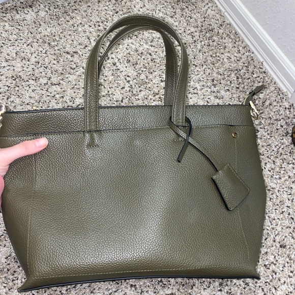 🦋Olive green spacious handbag with gold detailing! - Picture 1 of 12